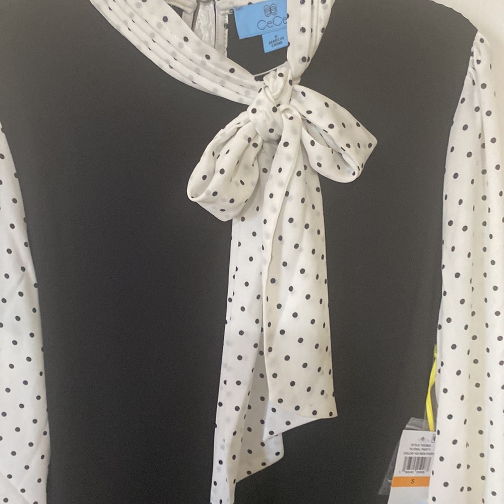 Bowtie Blouse - Picture 2 of 4